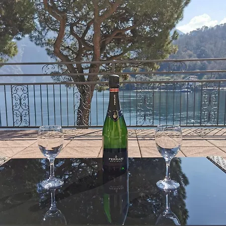 Διαμέρισμα Il Golfo Apartment, Lenno
