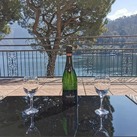 Apartamento Il Golfo Apartment, Lenno